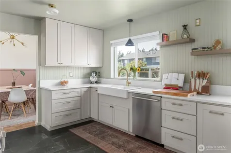 1560 SW 9th Avenue Oak Harbor WA 98277