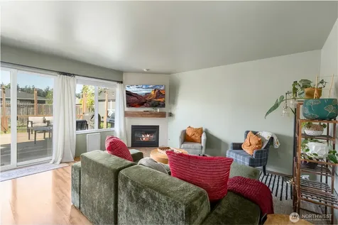 1560 SW 9th Avenue Oak Harbor WA 98277
