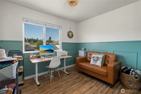 1560 SW 9th Avenue Oak Harbor WA 98277