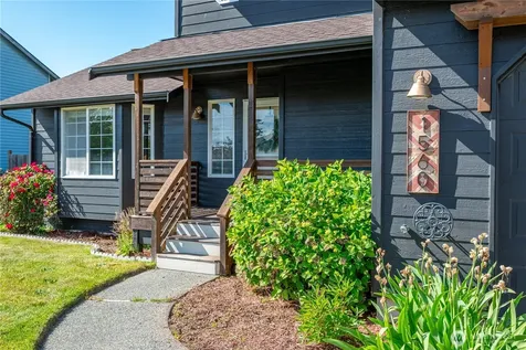 1560 SW 9th Avenue Oak Harbor WA 98277
