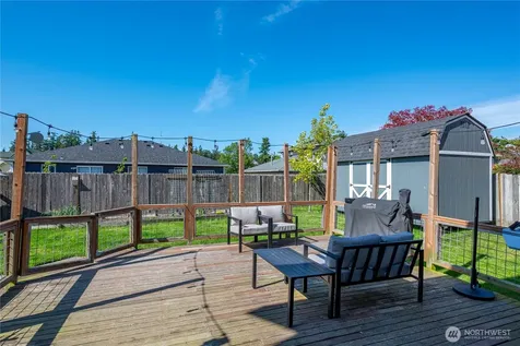 1560 SW 9th Avenue Oak Harbor WA 98277
