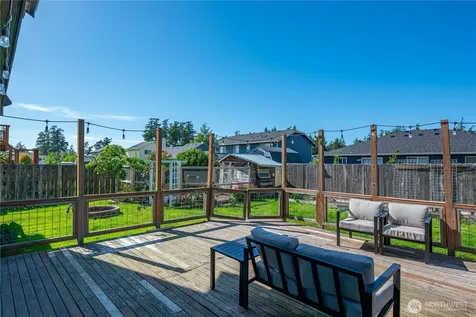 1560 SW 9th Avenue Oak Harbor WA 98277