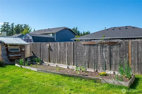 1560 SW 9th Avenue Oak Harbor WA 98277