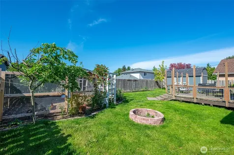 1560 SW 9th Avenue Oak Harbor WA 98277