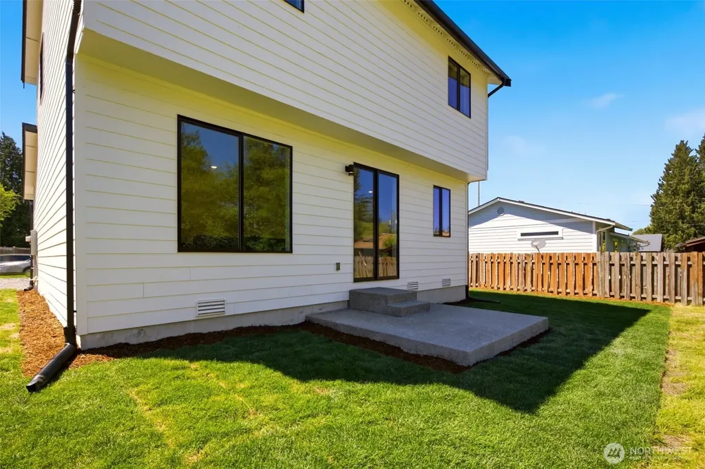 9711 Mckinley Avenue E Tacoma WA 98445