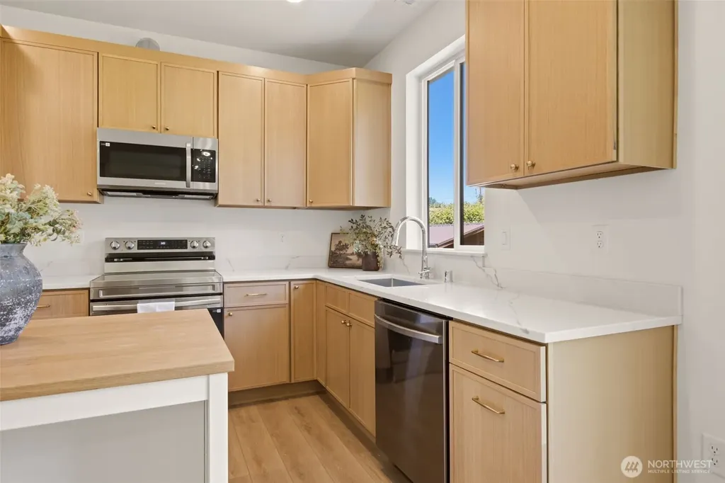 9711 Mckinley Avenue E Tacoma WA 98445