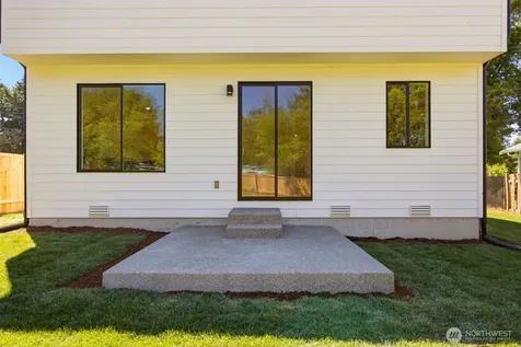 9711 Mckinley Avenue E Tacoma WA 98445
