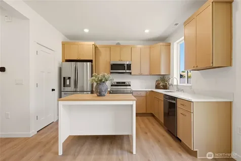 9711 Mckinley Avenue E Tacoma WA 98445