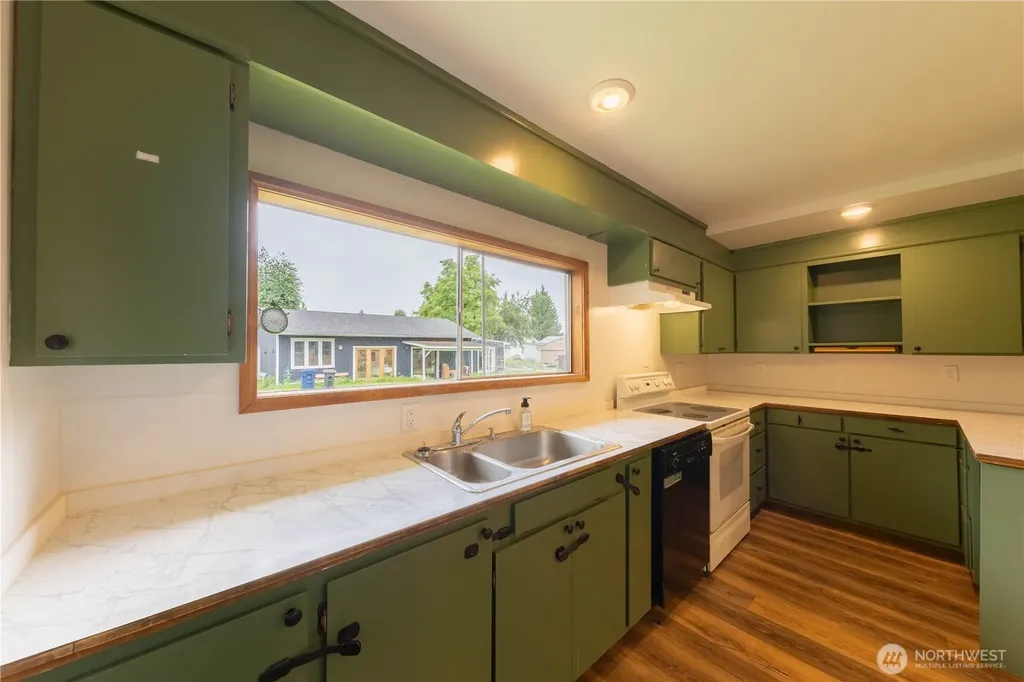 325 N Baker Street Mount Vernon WA 98273