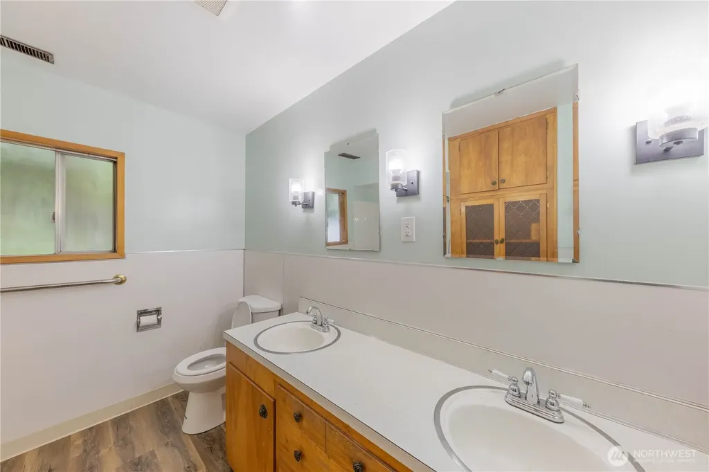 325 N Baker Street Mount Vernon WA 98273