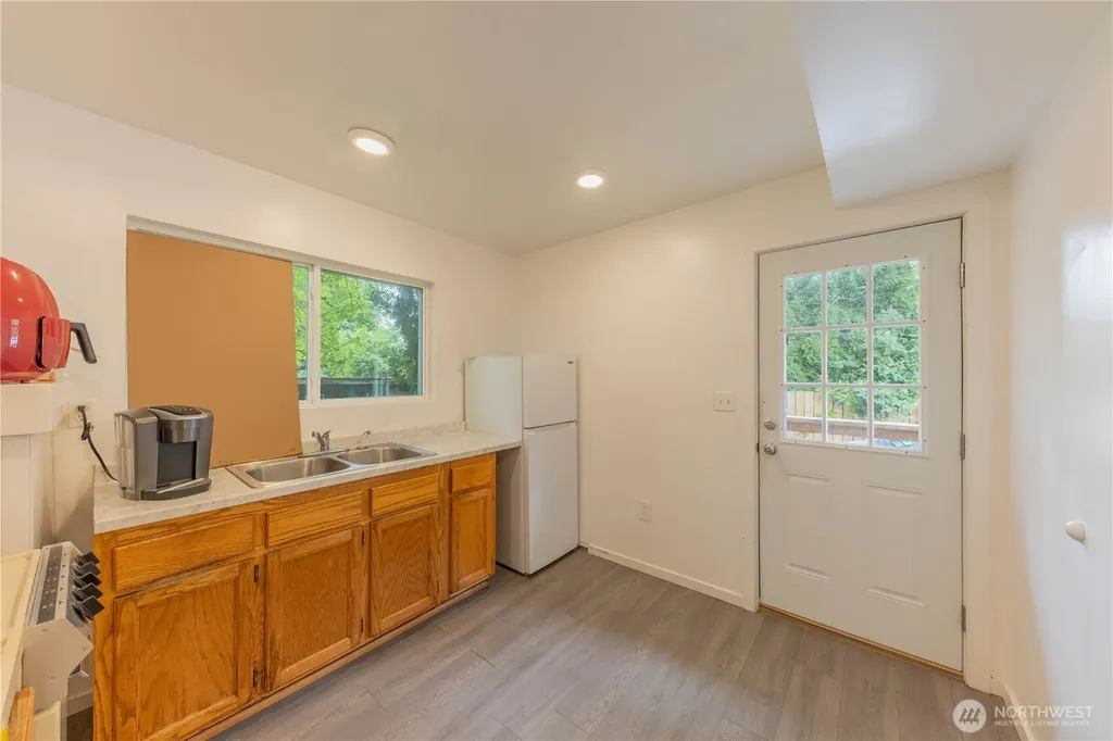 325 N Baker Street Mount Vernon WA 98273