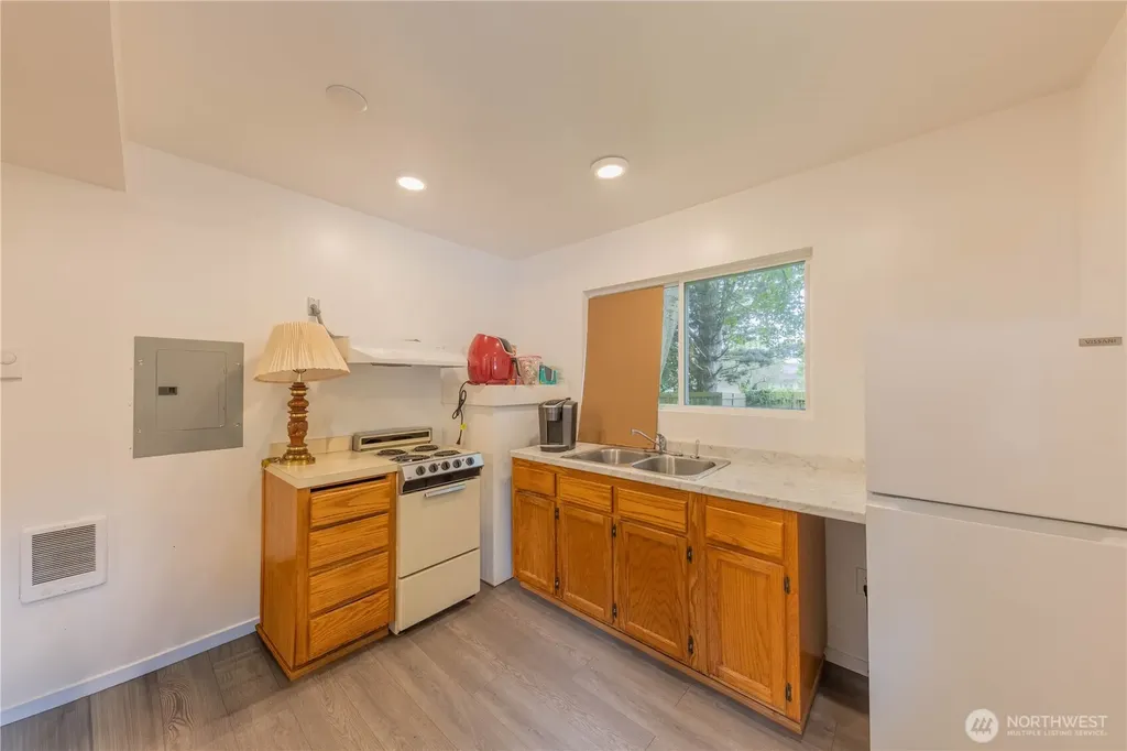 325 N Baker Street Mount Vernon WA 98273