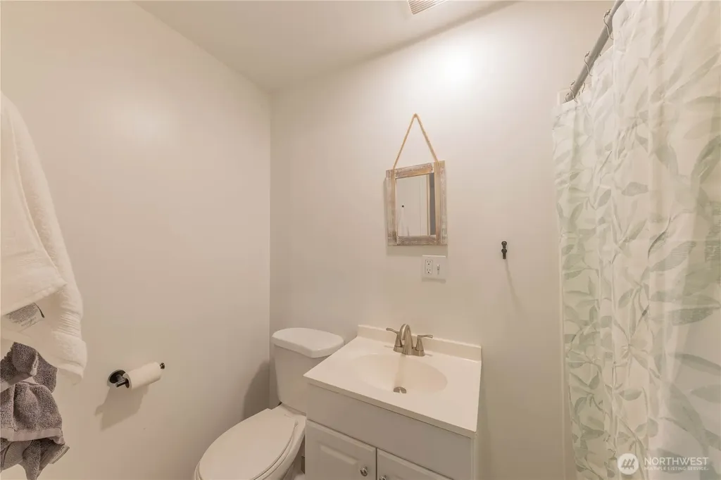 325 N Baker Street Mount Vernon WA 98273