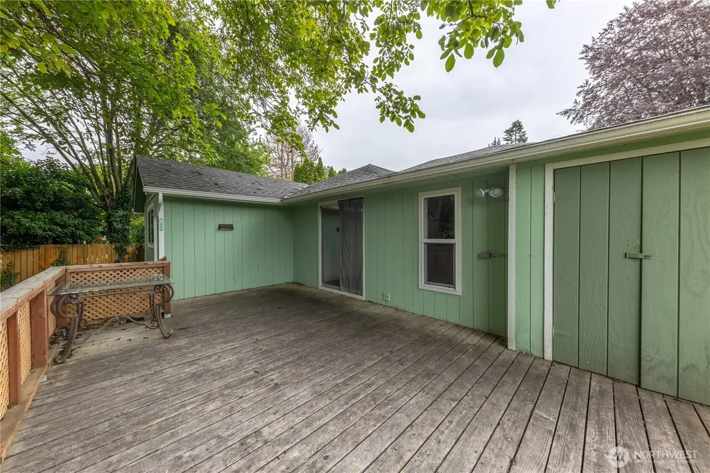 325 N Baker Street Mount Vernon WA 98273