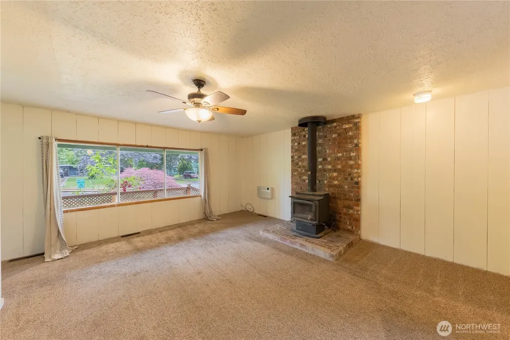 325 N Baker Street Mount Vernon WA 98273