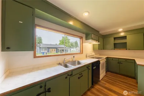 325 N Baker Street Mount Vernon WA 98273