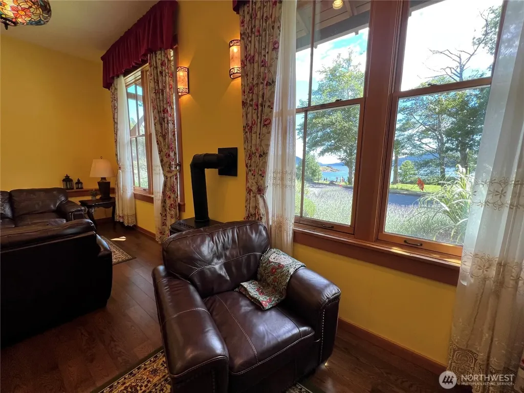18 Fishing Alley Orcas Island WA 98245