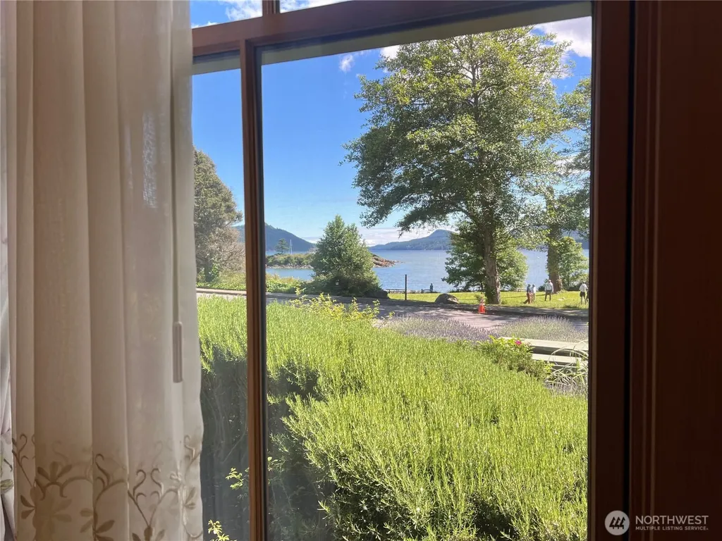 18 Fishing Alley Orcas Island WA 98245
