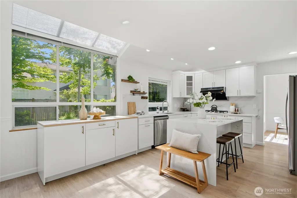 25733 SE 39th Street Sammamish WA 98029