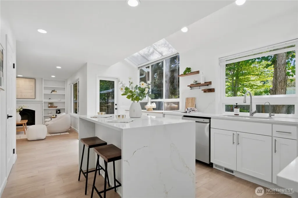 25733 SE 39th Street Sammamish WA 98029