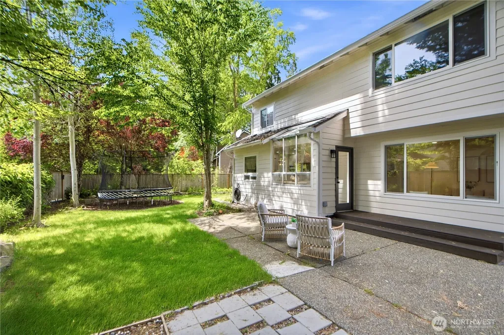 25733 SE 39th Street Sammamish WA 98029