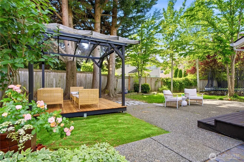 25733 SE 39th Street Sammamish WA 98029