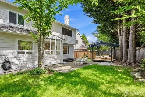 25733 SE 39th Street Sammamish WA 98029