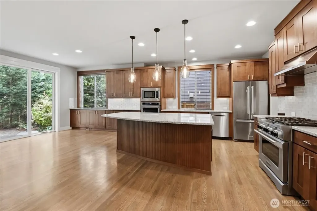 21384 NE 9th Place Sammamish WA 98074
