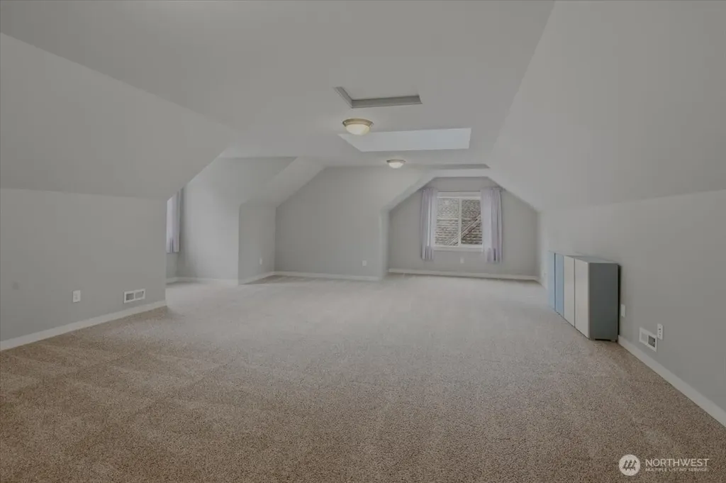 21384 NE 9th Place Sammamish WA 98074