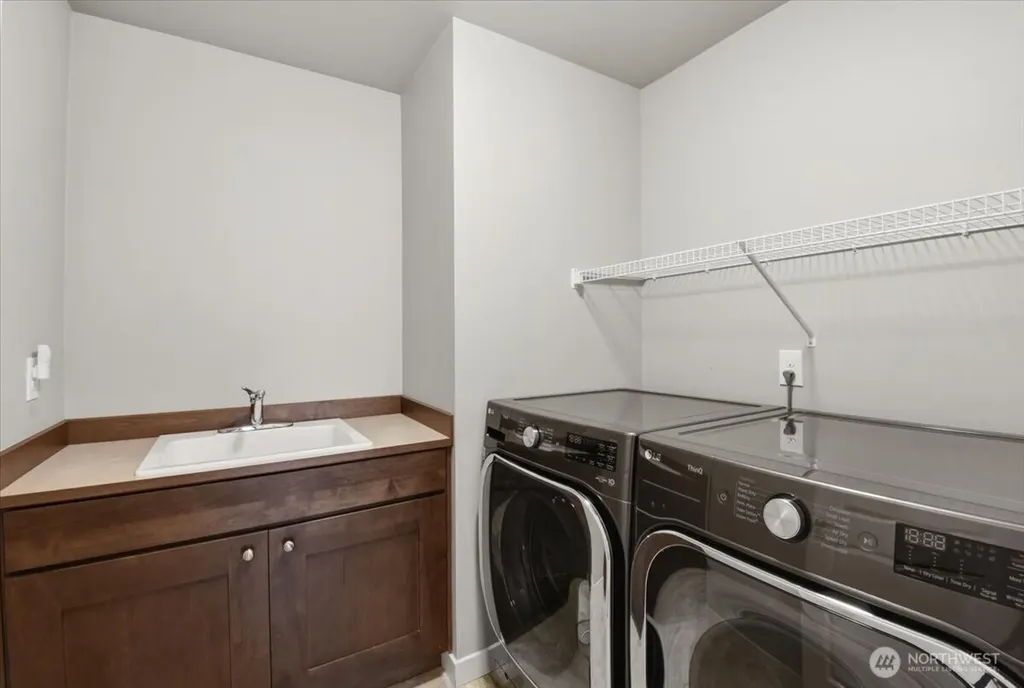 21384 NE 9th Place Sammamish WA 98074