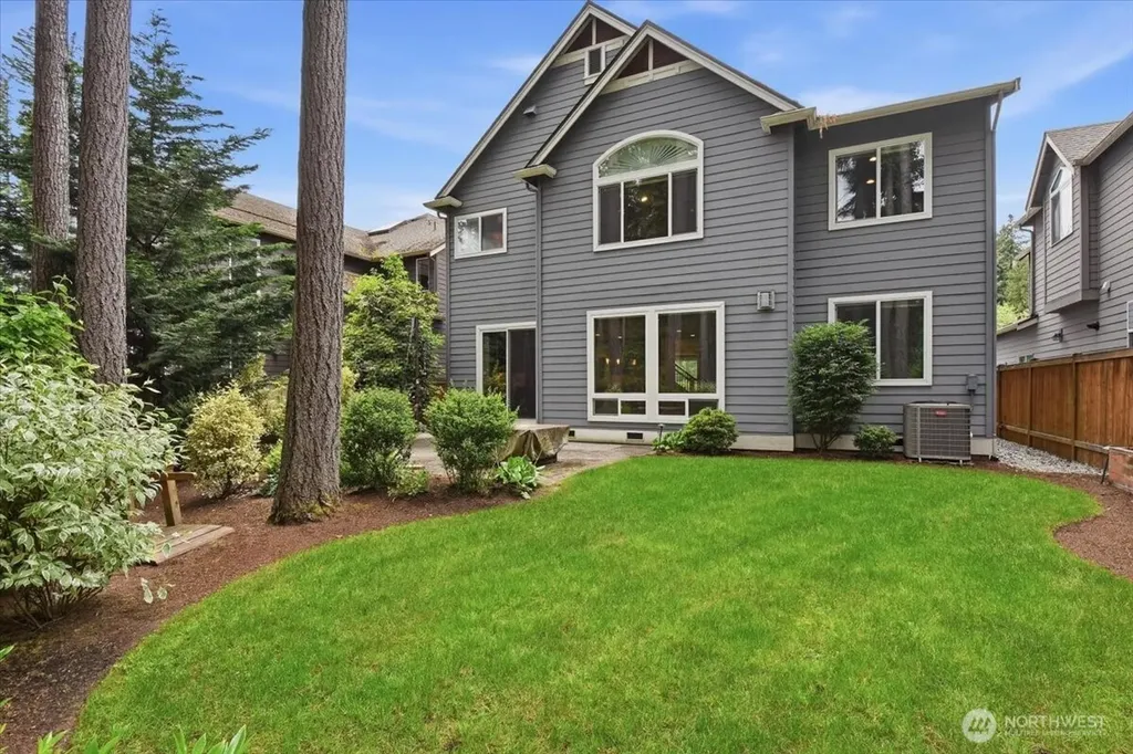 21384 NE 9th Place Sammamish WA 98074