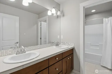 21384 NE 9th Place Sammamish WA 98074