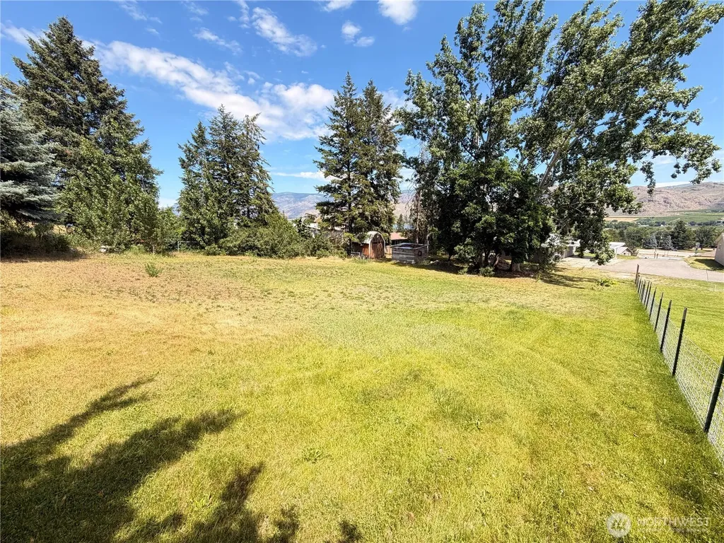 2108 Deerpath Oroville WA 98844