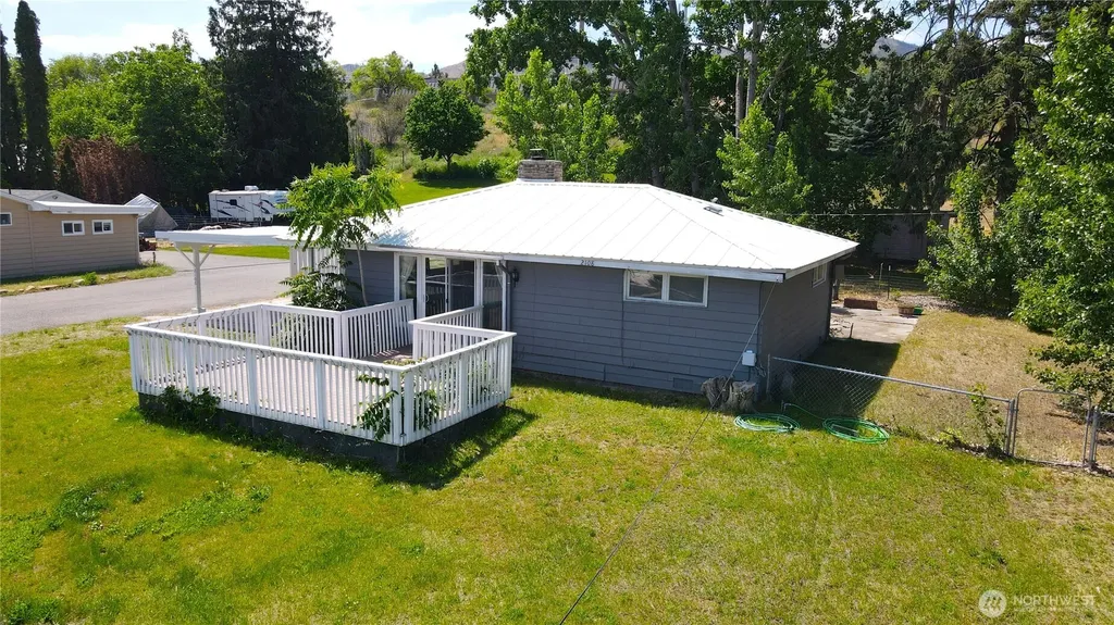 2108 Deerpath Oroville WA 98844