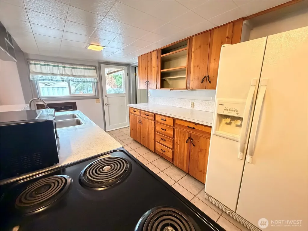 2108 Deerpath Oroville WA 98844