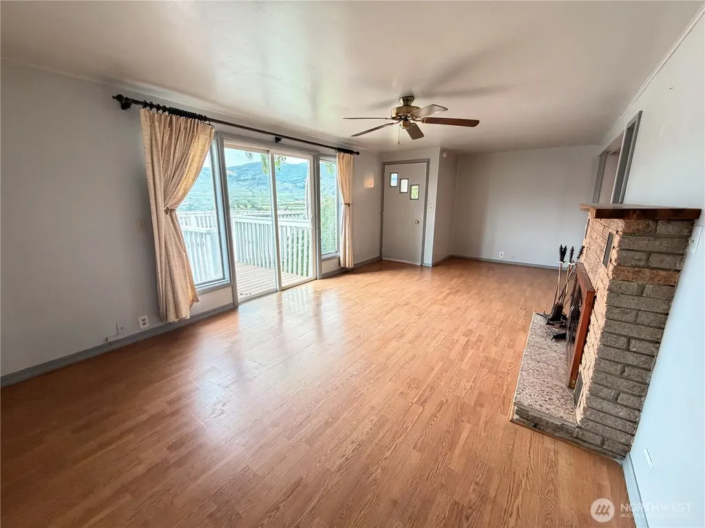 2108 Deerpath Oroville WA 98844
