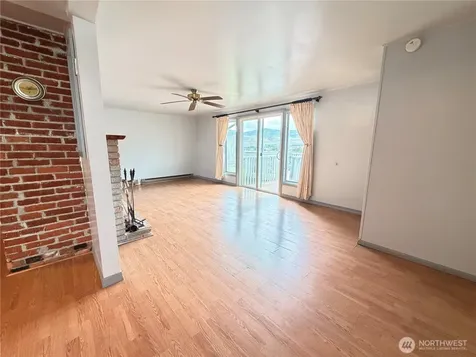 2108 Deerpath Oroville WA 98844