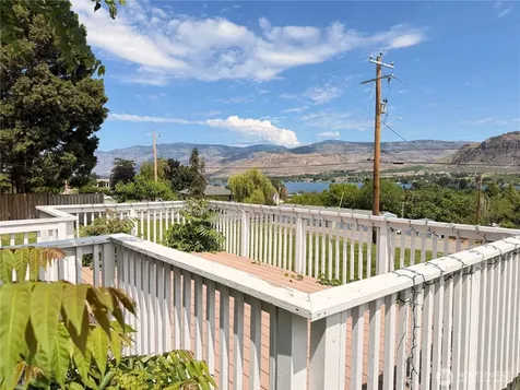 2108 Deerpath Oroville WA 98844