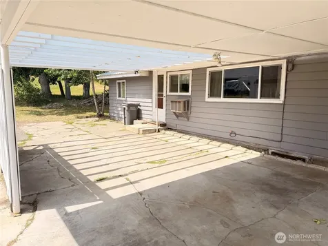 2108 Deerpath Oroville WA 98844