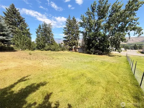 2108 Deerpath Oroville WA 98844