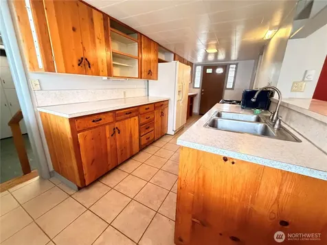 2108 Deerpath Oroville WA 98844