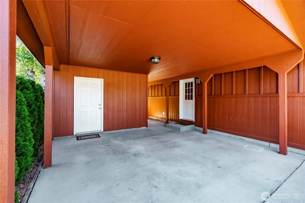 2014 140 Street E Tacoma WA 98445