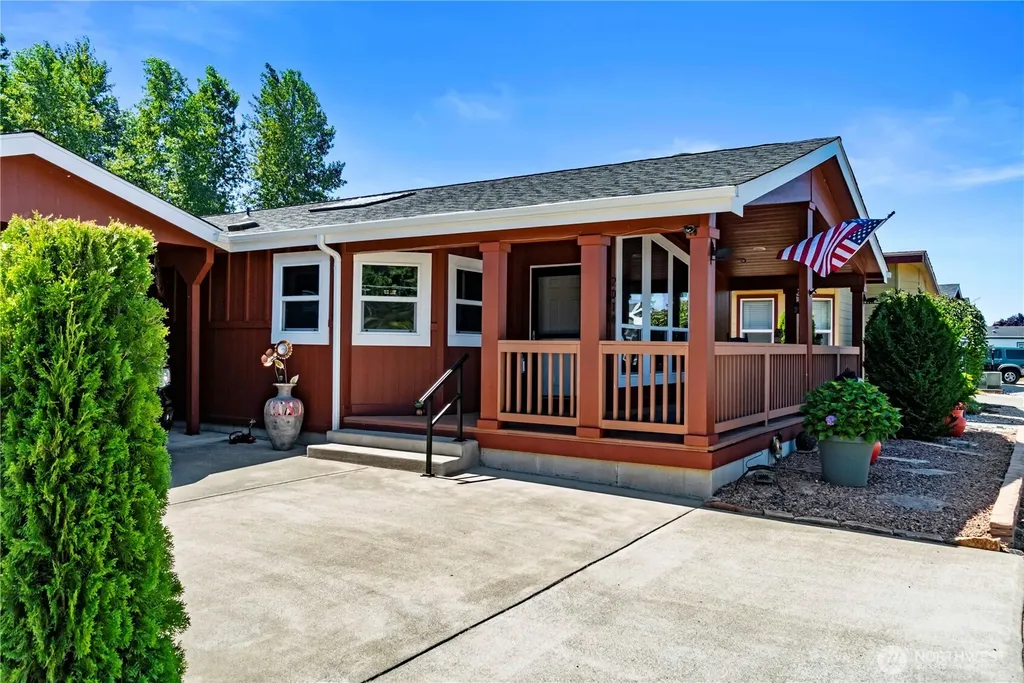2014 140 Street E Tacoma WA 98445