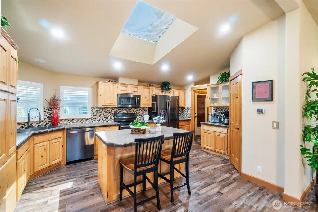 2014 140 Street E Tacoma WA 98445