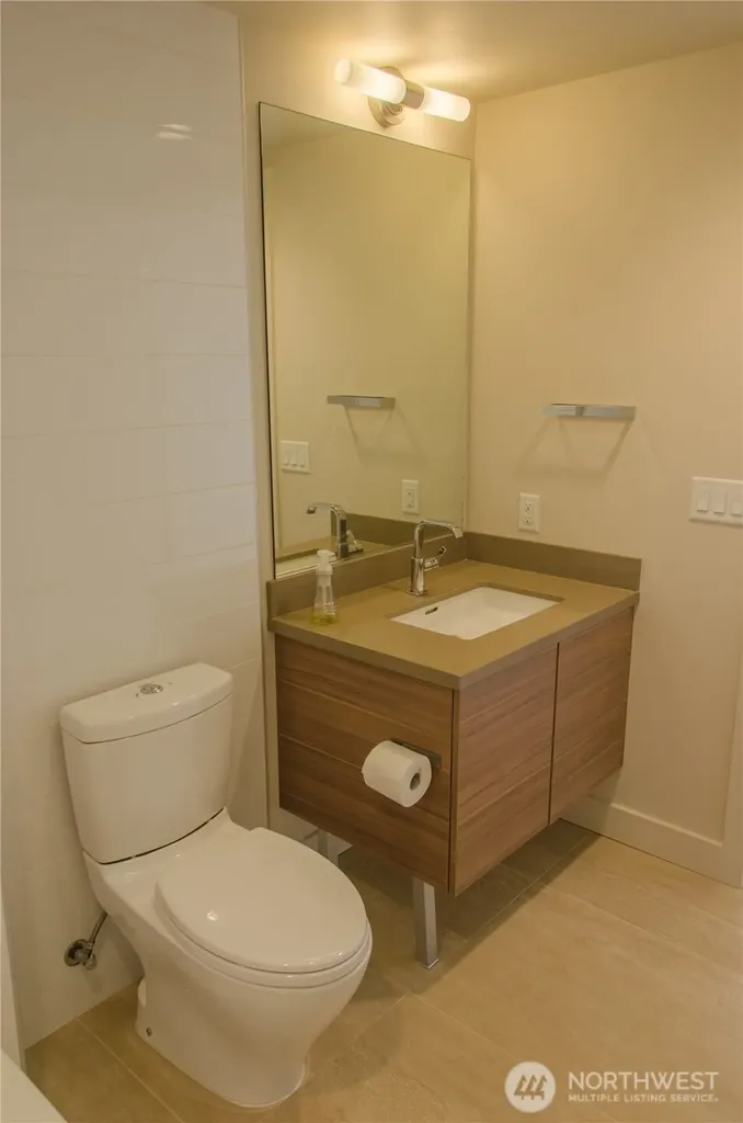 588 Bell Street Seattle WA 98121