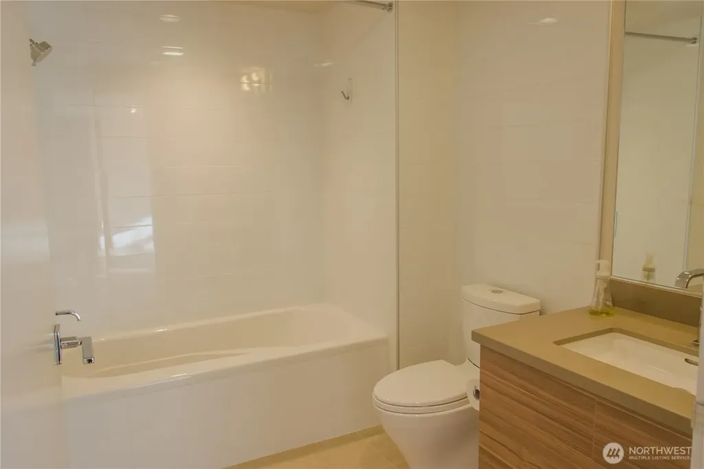 588 Bell Street Seattle WA 98121