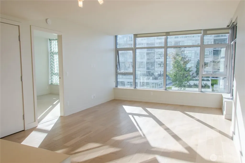 588 Bell Street Seattle WA 98121