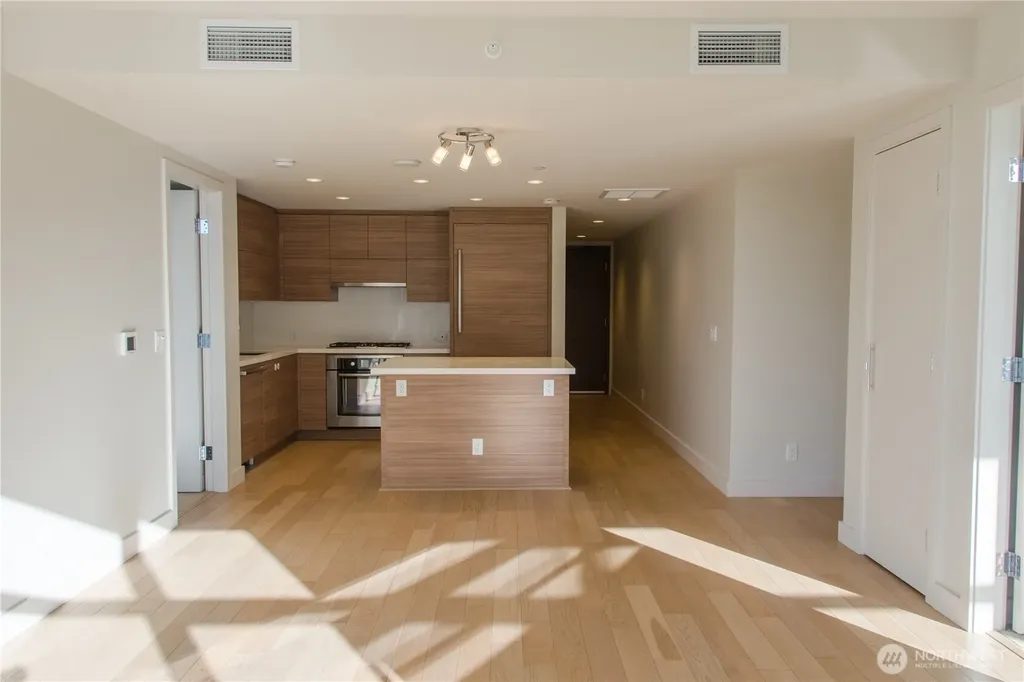588 Bell Street Seattle WA 98121