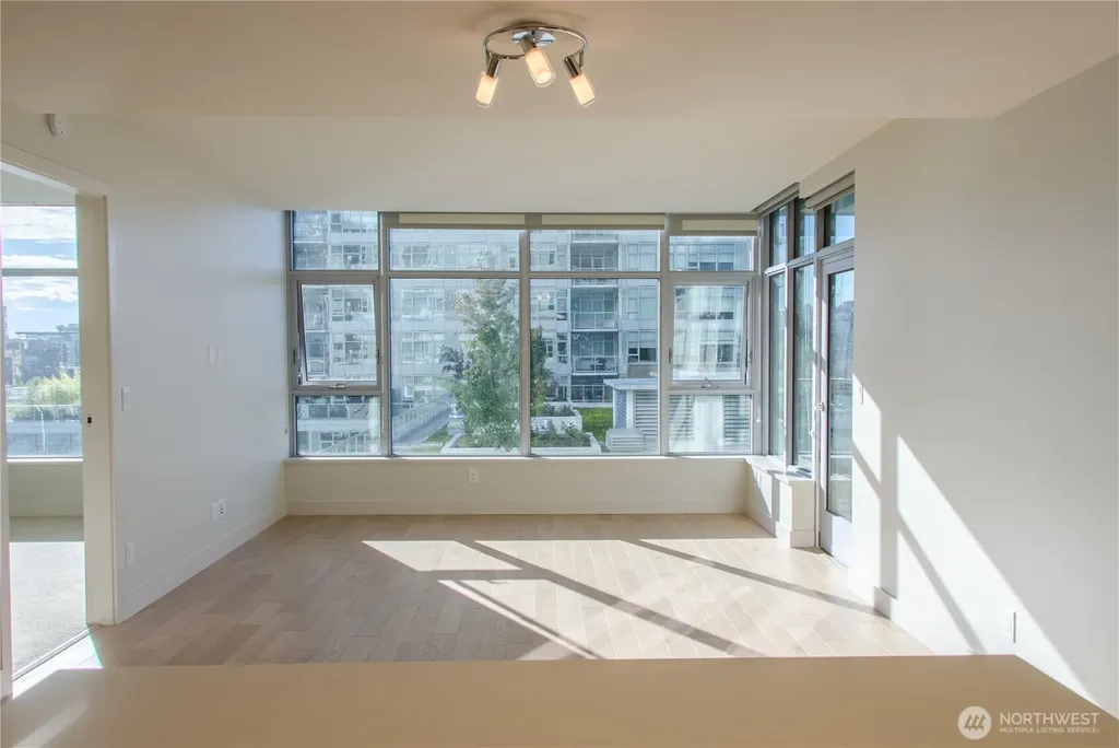 588 Bell Street Seattle WA 98121