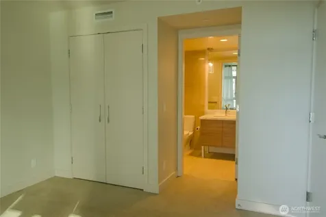 588 Bell Street Seattle WA 98121